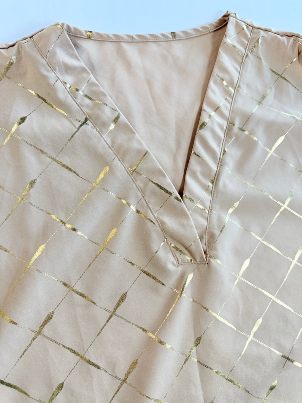 Metallic Gold Beige Grid Coldâ Shoulder Top V-Neck Tie Sleeve Blouse Med - Picture 6 of 10